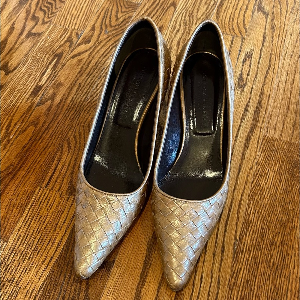 Gorgeous Bottega Veneta neutral Ratten Heels
